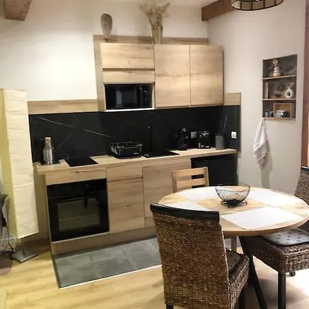 La Pierre De Lave Le Corsaire Агд