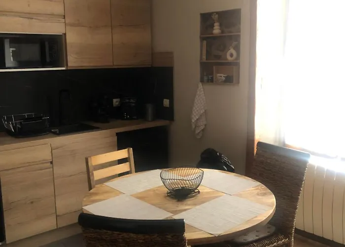 La Pierre De Lave Le Corsaire *