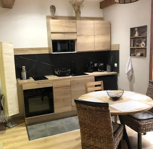 La Pierre De Lave Le Corsaire Agde